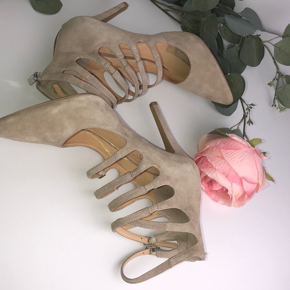 Jessica Simpson Beige Suede Strappy Heel. Size:7